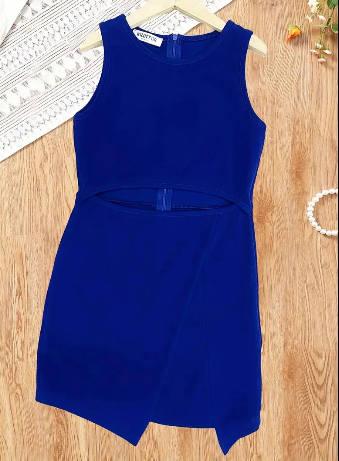 Teens, Plain Color Cut-Out Sleeveless Asymmetric, Dress